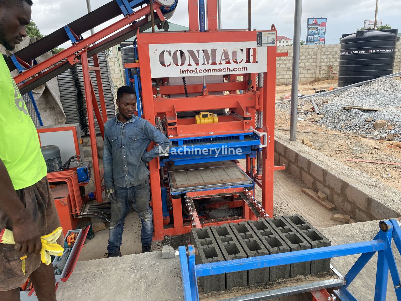 new Conmach BlockKing-12MS Concrete Block Making Machine - 4.000 units/shift