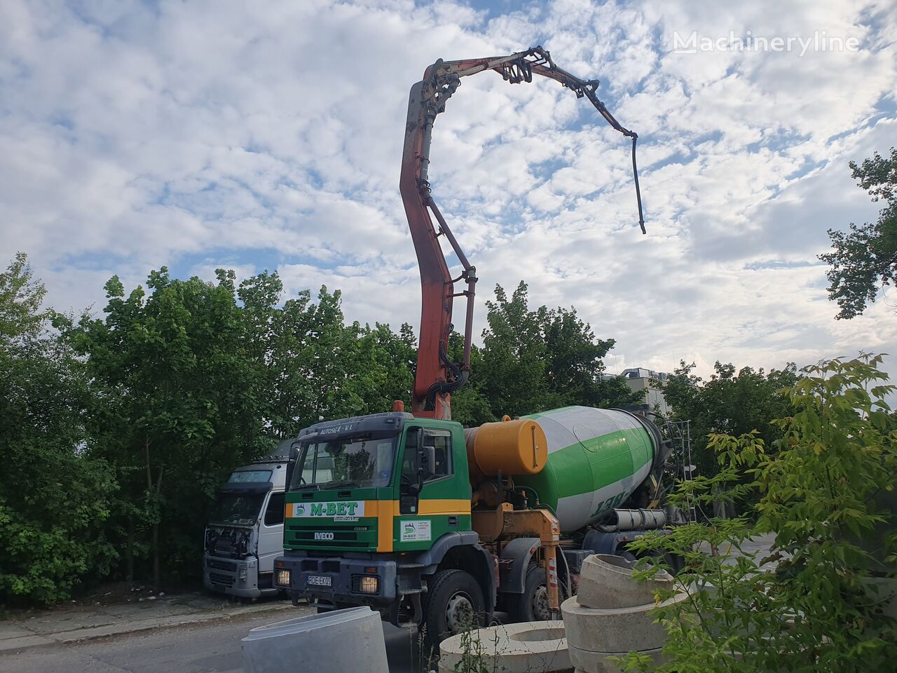 Cifa MK 28L+9m3  on chassis IVECO Eurotrakker 410 8x4 CIFA 28m+9m3, Cursor 13, stell/stell, 100% w concrete pump