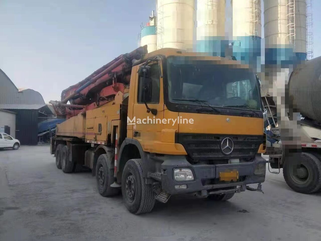 Putzmeister M46  on chassis Mercedes-Benz concrete pump