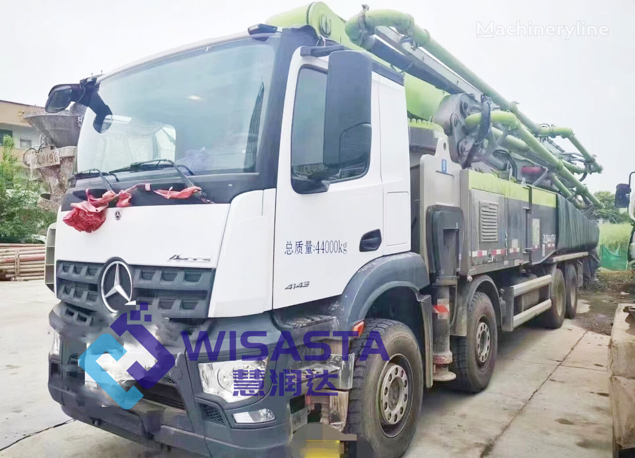 Zoomlion ZLJ5440THBE  on chassis Mercedes-Benz concrete pump