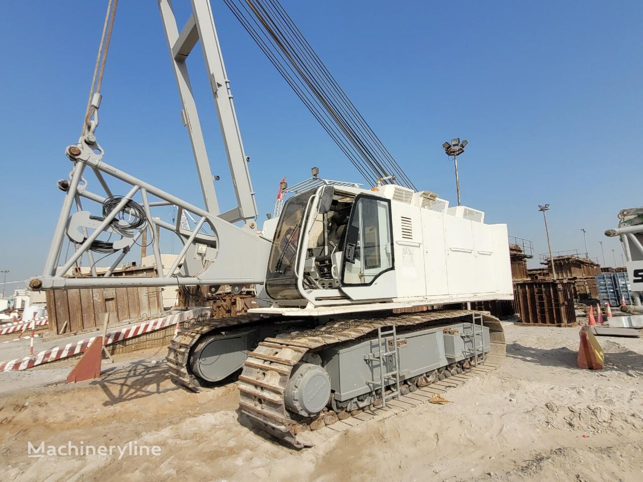 Liebherr HS 885 HD crawler crane