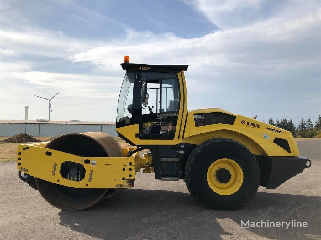 BOMAG BW 213 D-5  single drum compactor
