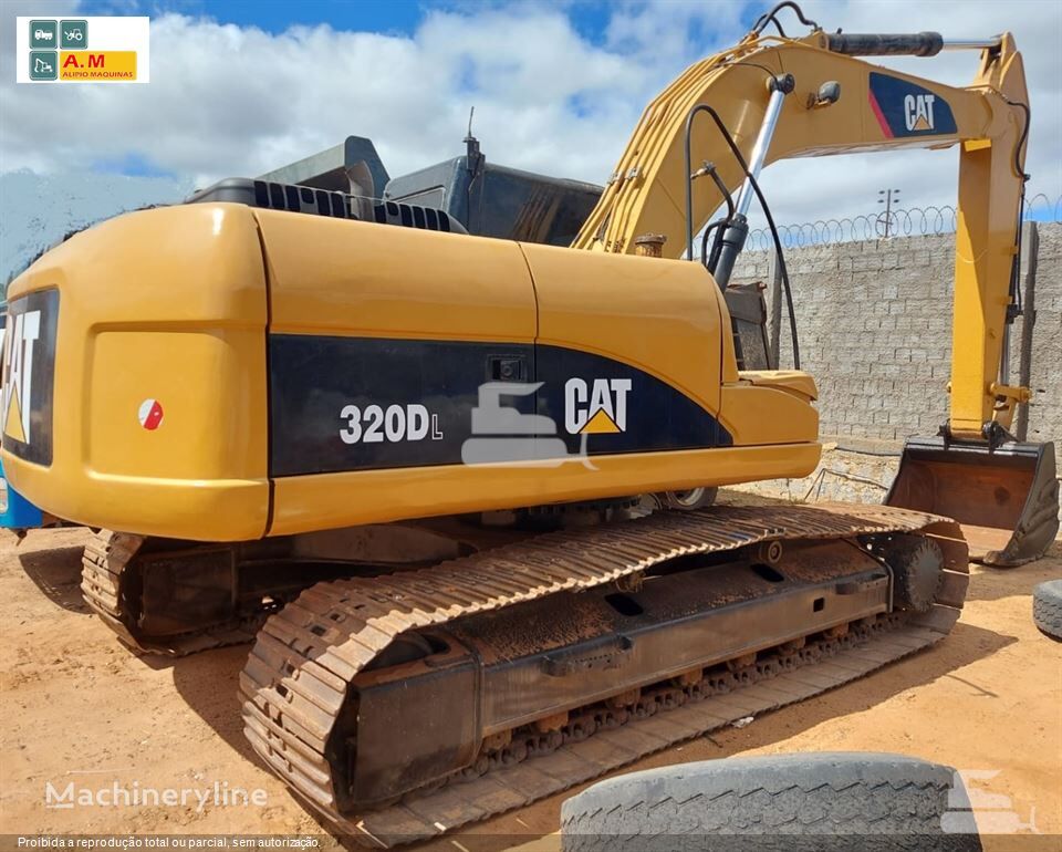 Caterpillar 320D2L tracked excavator