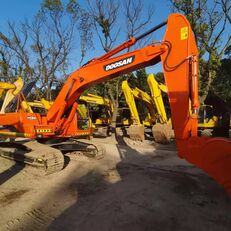 DOOSAN DH220LC tracked excavator