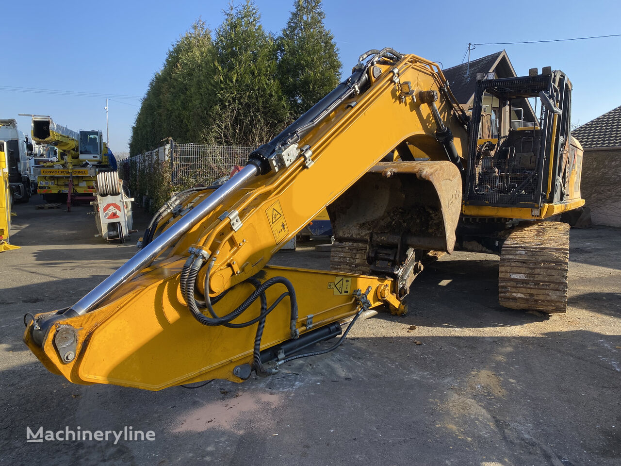 damaged JCB 220X SLC/XC4F  1960 Heures tracked excavator