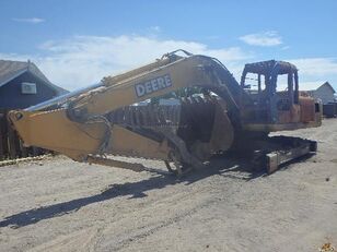 John Deere 200CLC tracked excavator for parts