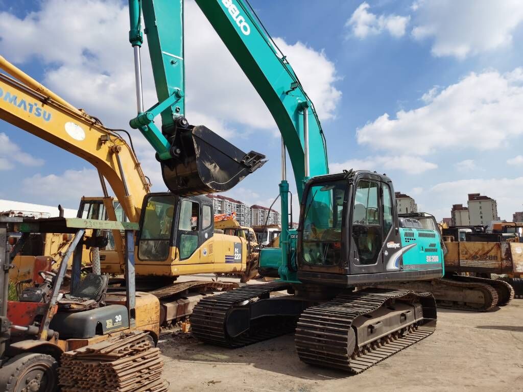 Kobelco SK200-8 Super tracked excavator