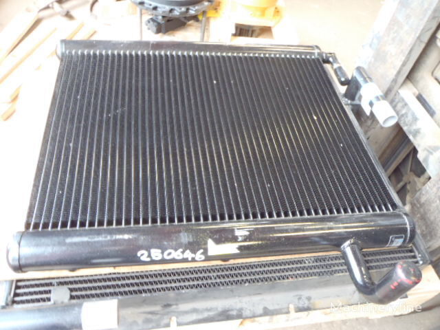 Case Tokyo Q334410000 LN00037 engine cooling radiator for Case 9013 excavator