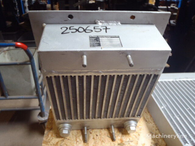 O&K Steeb 1192305 8110344 engine cooling radiator for O&K L4 wheel loader