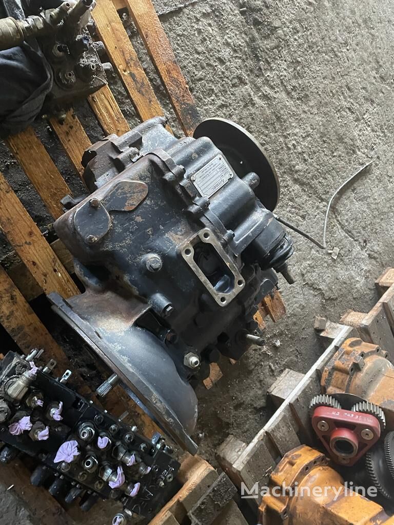 Carraro T4 gearbox for backhoe loader